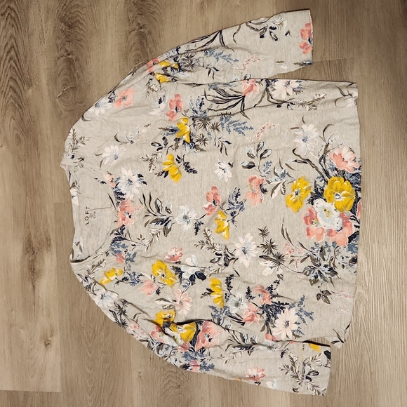 LOFT Plus 16/18 Lightweight Sweater | Floral Pattern | Trendy | Grey - Picture 1 of 3